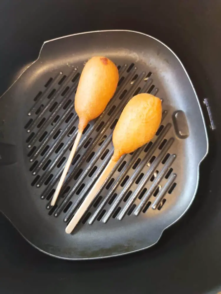 Can I Air Fry Frozen Mini Corn Dogs? Any Special Tips? – AirFryer Bro