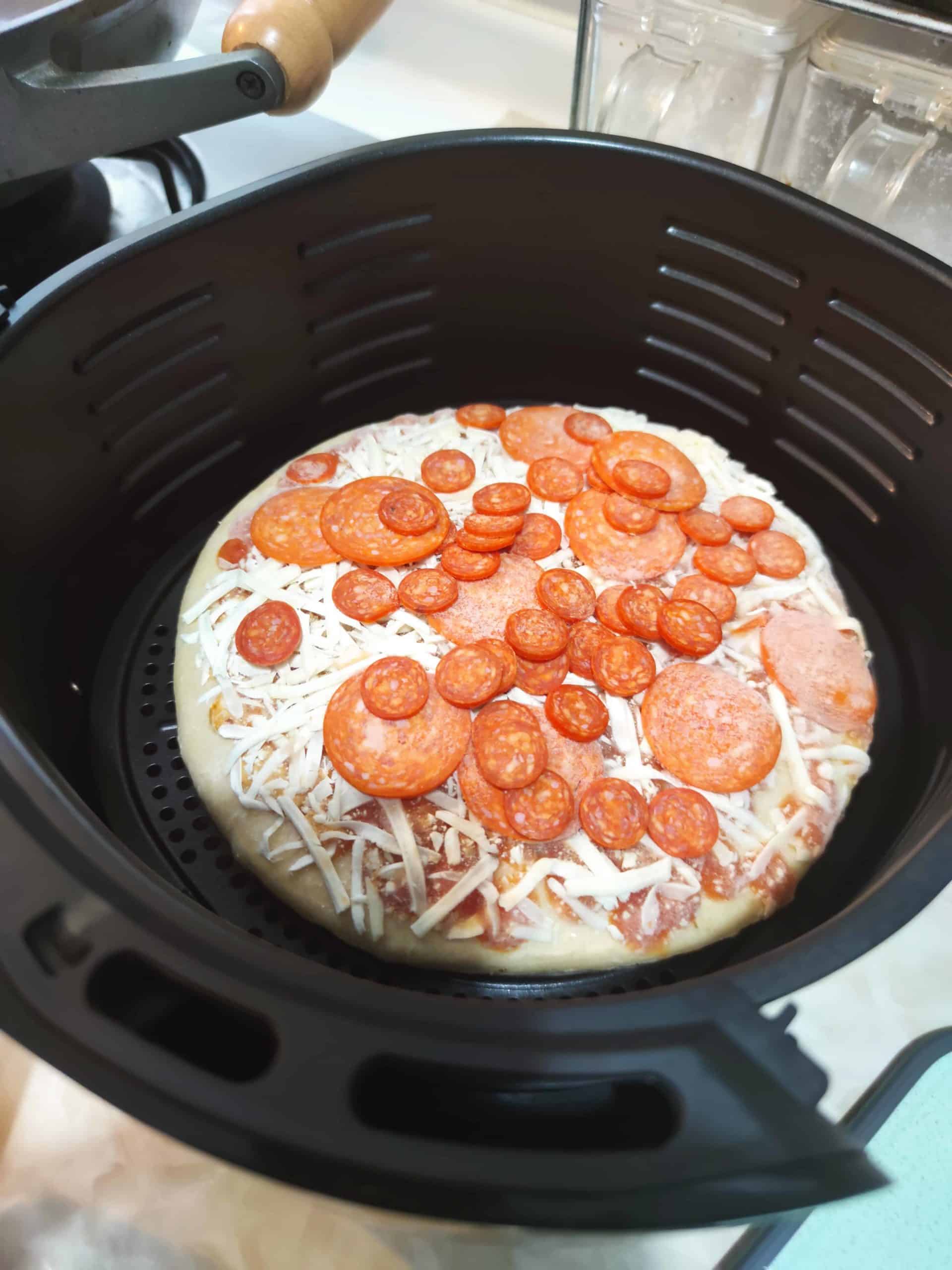 Best Way to Cook Frozen Pizza in an Air Fryer? [Air Fryer 101